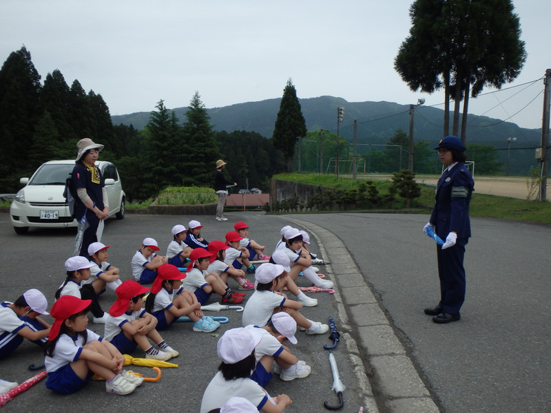 下宇坂幼小学校WEB学校日誌: 交通安全教室